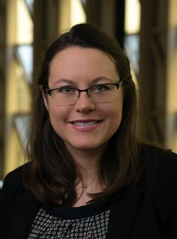 NKCx Årsrapport 2018 med data till 2017 26 Kvalitet och internationell standardisering inom mätning av HPV-antikroppar: Allt viktigare inom vaccinforskningen Helena Faust (Foto: privat) Postdoktoral