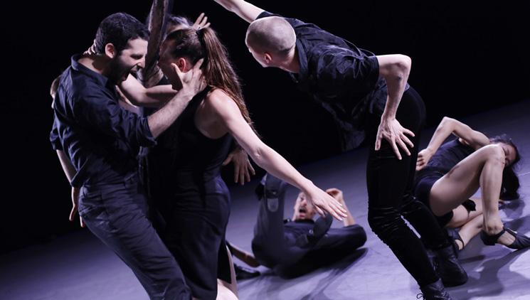 Arr: Karlshamns Konstförening 16 Dansresa till Växjö Foto: Yoav Alon VENEZUELA Batsheva Dance Company Det världsberömda danskompaniet Batsheva Dance Company kommer till Växjö med sin föreställning