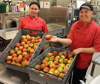 Kostservice För att lyfta fram lokala livsmedelsföretagare infördes en närproduceratvecka.