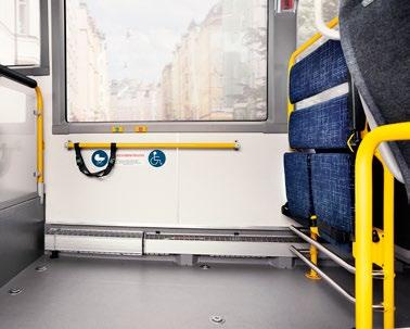NÖJDA PASSAGERARE Helt ny invändigt Volvo 8900 har helt ny interiör. Passagerarutrymmet präglas av modern svensk enkelhet och funktionalitet.