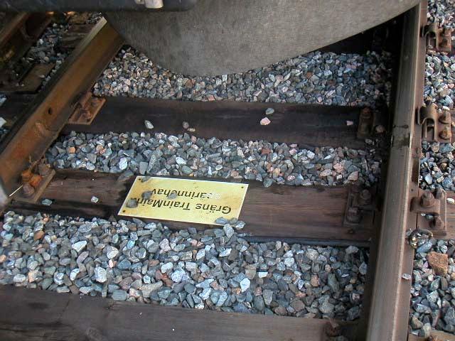 16 Bild 5. Skylt i spåret som markerar gränsen för Trainmaints (idag är detta Euromaint) spårinnehav.