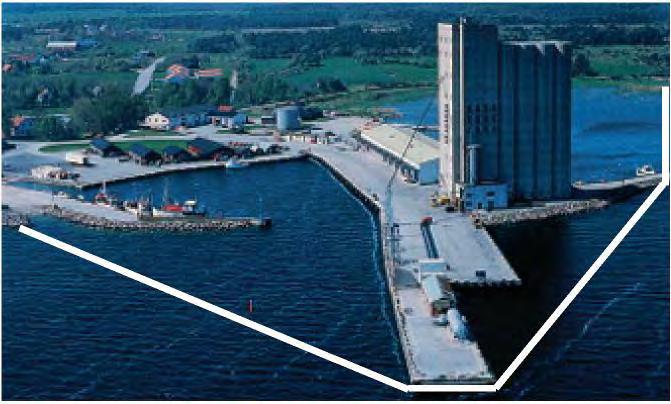 Region Gotland Handlingsprogram för skydd mot olyckor perioden 2017-2019 Ronehamn 57 10,4 N, 18 29,6 O 73 Insegling Från sjön leder två inlopp till Ronehamn.