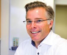Ledning Ledning Anders Spetz Född: 1969 CEO sedan 2015. M.Sc. Chemical Engineering. Tidigare positioner omfattar bl.a. CCO för Sanitec och VD inom Trioplast-koncernen.