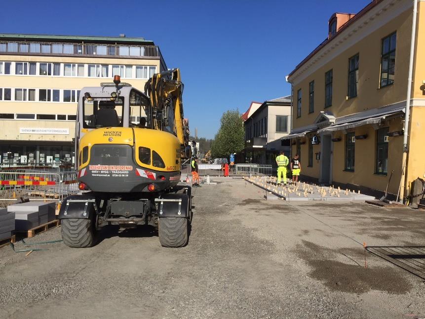 Delårsrapport april 2018 3 (21) Sammanfattning Arbetet med att rusta upp centrum har kommit igång på allvar. Arbetet på Kungsgatan och Kungstorget pågår.
