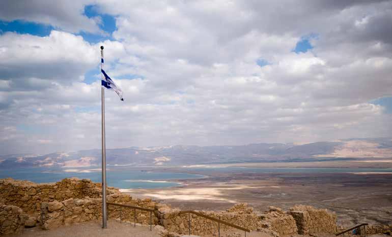 Klippfästningen Masada DAG 4, JERUSALEM-MASADA -DÖDA HAVET Efter frukost är det dags att checka ut från hotellet i Jerusalem och åka i drygt två timmar till Masada.