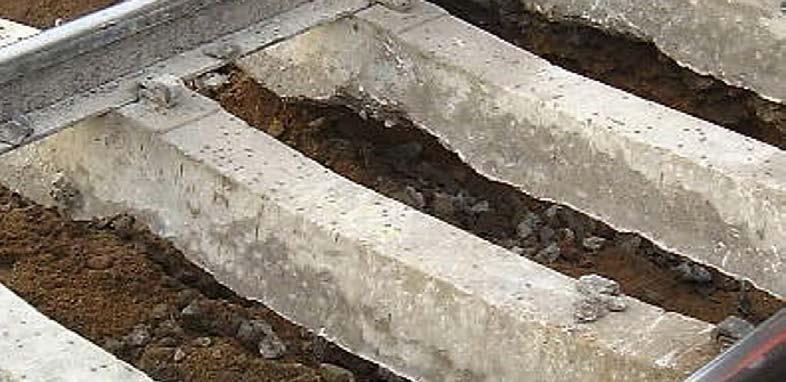 Figur 2-31 Nedbrytning av underkant sliper (Foto Magnus Karlsson, Trafikverket).