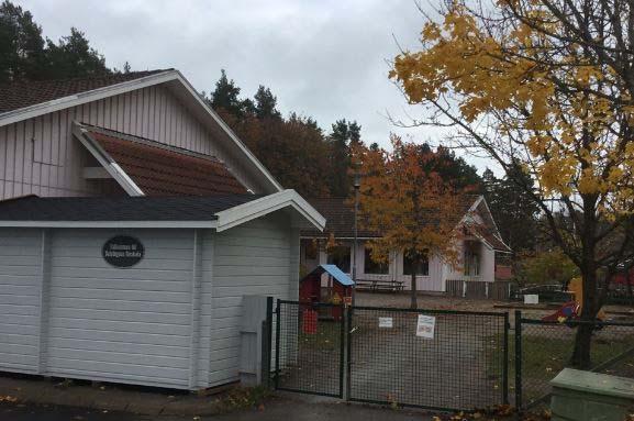 46 (105) Dalstugan förskola 1. Förskolans namn Dalstugan förskola Byggd 1985 Hemmesta 10:314 Hemmesta Dalväg 19B 859 kvm BRA 5. Nuvarande barnantal 75 barn 6.