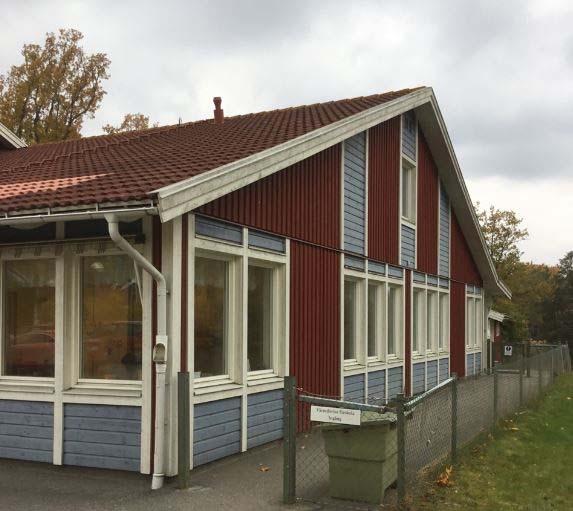 62 (105) Värmdövik förskola 1. Förskolans namn Värmdövik förskola Byggd 1996 Värmdövik 1:697 Starrmossevägen 2 757 kvm BRA 5. Nuvarande barnantal 80 barn 6.