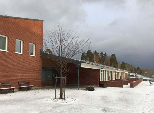 93 (105) Kullsvedsskolan 1. Skolans namn Kullsvedsskolan, grundsärskola F-9 Byggd 2006 Hemmesta 11:425 Motionsvägen 19 1737 kvm BRA 5.