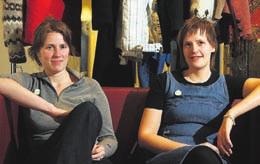2 fréttablaðið fjármál heimilanna 19. FEBRÚAR 2009 FIMMTUDAGUR Ruth Shortall gjaldkeri og Taru Lehtinen, formaður Gaia.