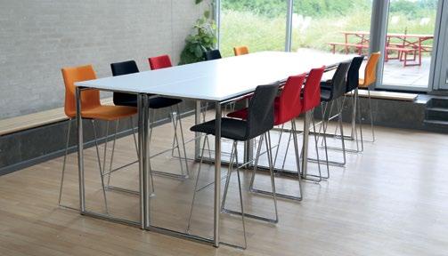 A@ B ;6/??C ''+'-./' @3A:636759 Den enkla rena designen gör Four Standing till det perfekta valet i konferenslokaler och informella miljöer.