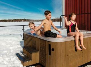 Efter en stund i det 38 grader varma, bubblande vattnet får dina muskler lindring, men du kommer också att känna dig harmonisk till sinnes.