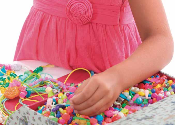 PÄRLARMBANDET 1 - Känslor Material: gummiband, pärlor i olika färger Genom pärlor i olika färger kan man tillverka sitt eget betydelsefulla armband.