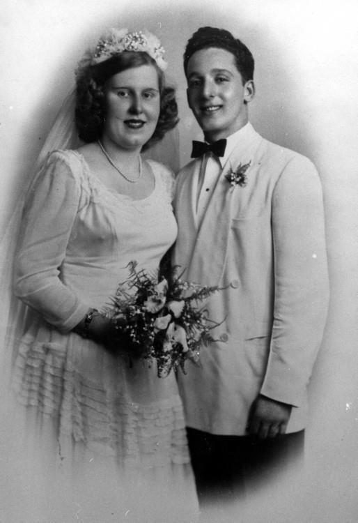 Bröllopsfoto. Ethel Rollo (dotter till Anna Olsson från Långebo) med make.