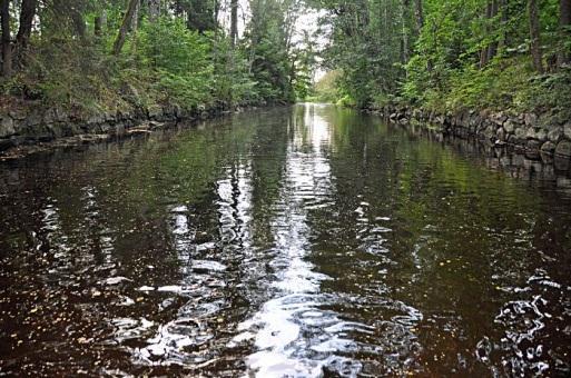 AB17. Skeboån-Harbroholmsån, Stensäter SE665457-165323 Län: 1 Stockholm Beskuggning: 5-50 % Kommun: Norrtälje Koord.