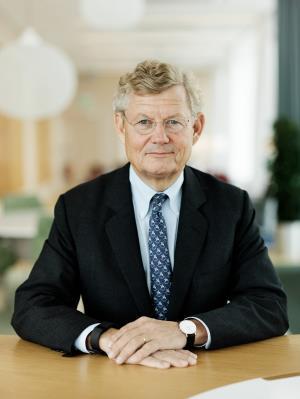 Ordförande i Kungliga Ingenjörsvetenskapsakademien (IVA) sedan 2012. Ordförande i Nobelstiftelsens International Advisory Board. Verkställande direktör och koncernchef för AB Volvo 1997 2011.