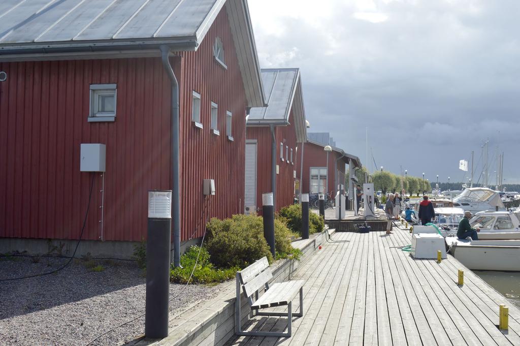 Utredningar över planområdet Över planeringsområdet har gjorts följande utredningar: Inkoon kirkonkylän Västerkullan ja Prästgårdenin alueen luontoselvitys - luontotyypit ja pesivä linnusto.