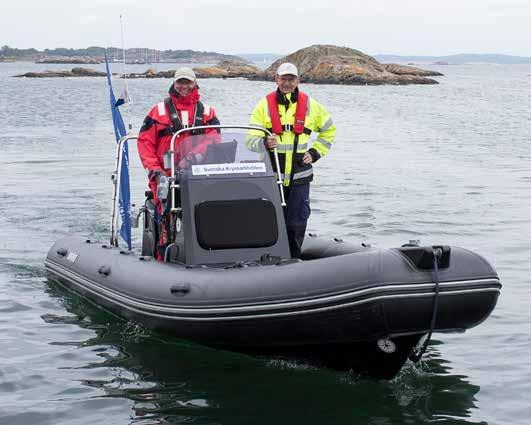 sund då regnet upphörde en stund. Vid Tjurpannan kom jag på att det finns en hamnbeskrivning över Gule Humpen.