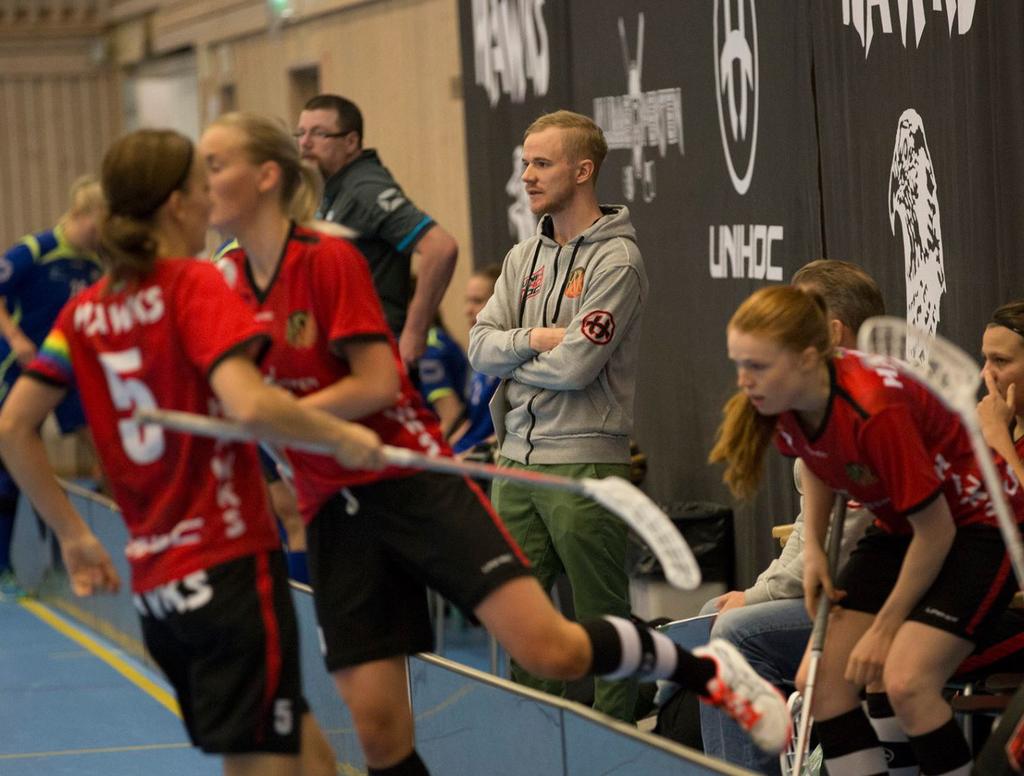 matchprogram 2017/2018 damer division 1 Foto: Petra Lundmark HUVUDTRÄNARE ANDERS schough ÄNTLIGEN DAGS FÖR MATCH EFTER TRE VECKORS SPELUPPE- HÅLL.