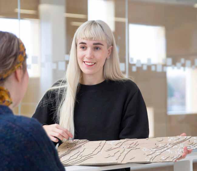 INTERVJU INTERVJU En bra modell. Studieformen på Arkitektprogrammet passar Johanna. Har du något tips till studenter med dyslexi?