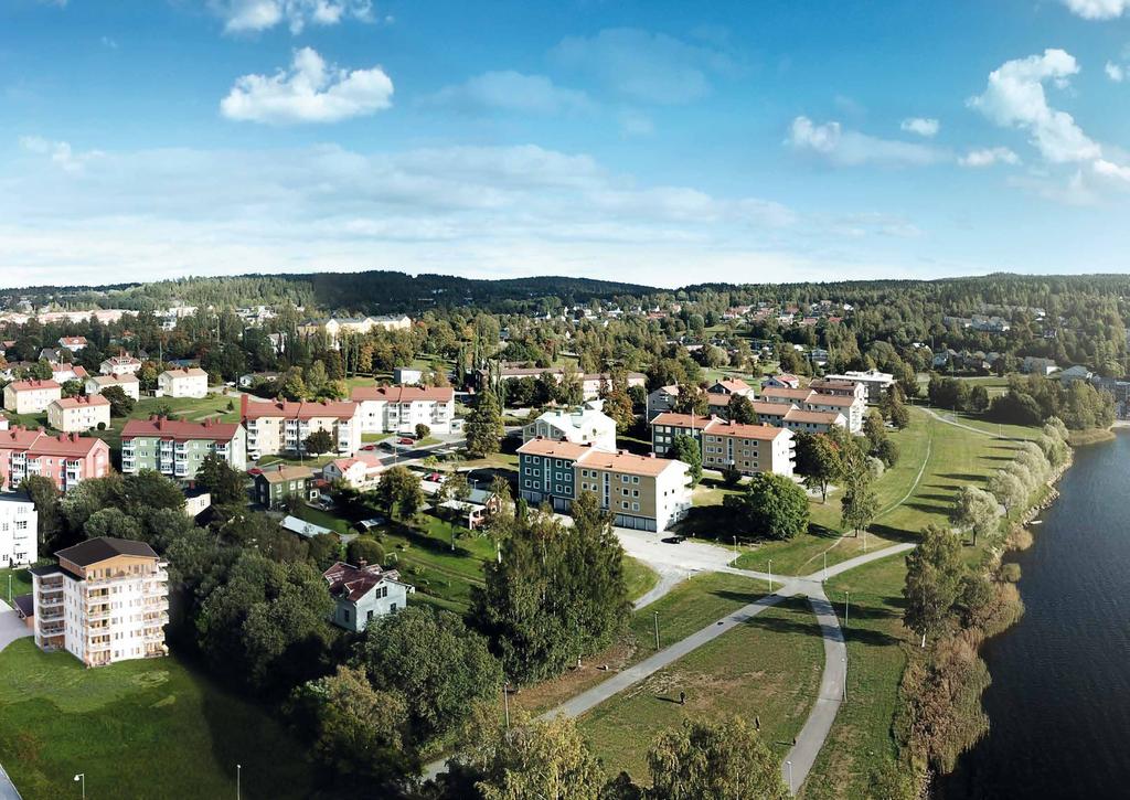 LÄGET NÄRA CENTRUM Det är gångavstånd till all den service som Härnösand erbjuder. Med tågstation och bussar på några minuters promenadavstånd blir det enkelt att resa när andan faller på.