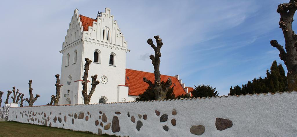 Skegrie kyrka är skyddad enligt kulturmiljölagstiftningen. viktigt uttrycksmedel.