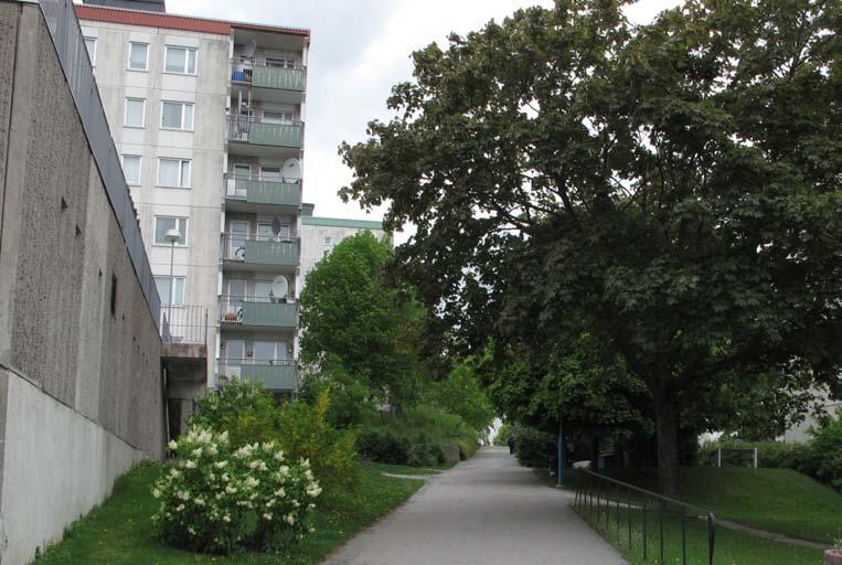 4 Mellingegången Kvarteret Hydinge 3 Elinsborgsskolan Mellingegången är ett smalt stråk i en backe som passerar Kvarteret Hydinge och slutar i en vändplan vid