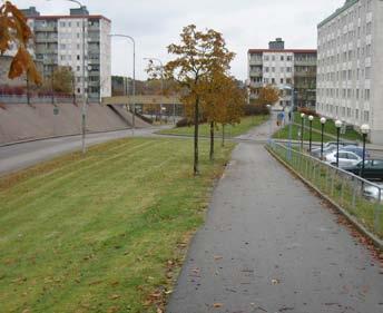 39. Hagstråket 40. Tenstastråket Hagstråket är det mittersta av de tre nord-sydgående huvudstråken i området. Trafiken är separerad med gata i mitten och gångstråk på ömse sidor.