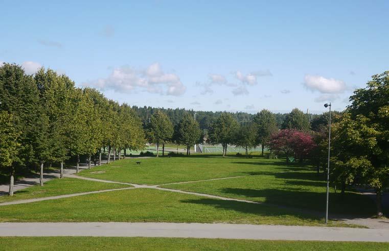 . YDALSPARKE STORLEK: Ca,5 Ha KARAKTÄR: Kvarterspark med lek SOCIALA VÄRDE: Bollspel, folkliv, grön oas, lek, promenader, plaskdamm KULTURHISTORISKA VÄRDE: Torpet ydal Bevara och utveckla nuvarande
