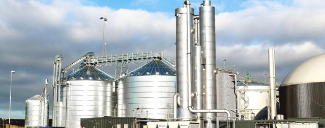 Först några storheter 1 m 3 fordonsgas = 1 kg olja (bränsle) = 12 kwh 1 m 3 biogas (rågas) = 7 kwh 2 kg träkol = 1 m 3 biogas 5 kg ved = 1 m 3 biogas 55-70 kg flytgödsel (våt vikt) =1 m 3 biogas 5