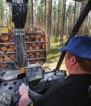 hyttfjädringssystem för åttahjuliga maskiner, den främre ramens tvådelade