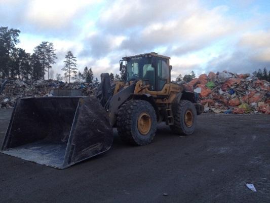 Ljudkälla Verksamhetsområde (framgår av fig nedan) Dag Kväll Helg Natt Sorteringsmaskin 1 A 2 st 83% 2 st 75% 2 st 50% och 2 Dumper 1 B, C 2 trp/h (50% av tiden) 0% 0% 0% Dumper 2 C,D, F 3 trp/h (75