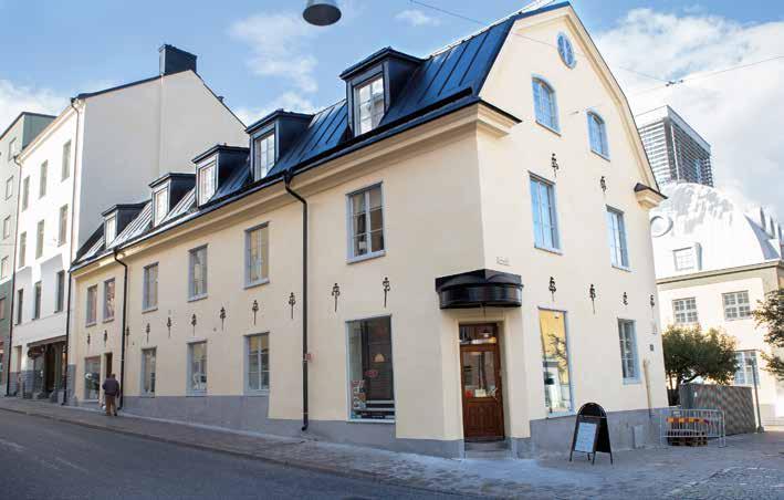 FACE-LIFT FÖR STANS ÄLDSTA HUS Dalkarlens nya kläder I mitten av september blev den stora renoveringen som pågått av ett av Norrköpings äldsta hus klar.