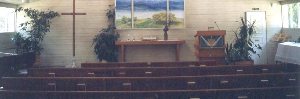 1982 byggdes kyrkan till med serveringslokaler och lokaler för barn- och ungdomsverksamheten.