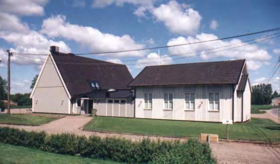 1952 utökades tomten för att medge en tillbyggnad. 1955 påbörjades en tillbyggnad av missionshuset, som inrymde ungdomslokaler och kök. Stora kyrksalen renoverades.