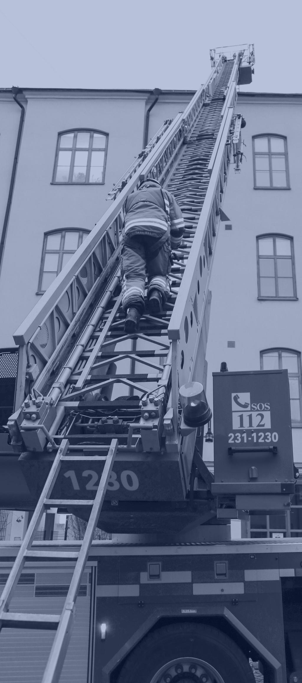 Dkumentnummer: VL2014-09 Utrymning med hjälp av räddningstjänsten Vägledning vid utfrmning av byggnadstekniskt brandskydd Strstckhlms brandförsvar är ett