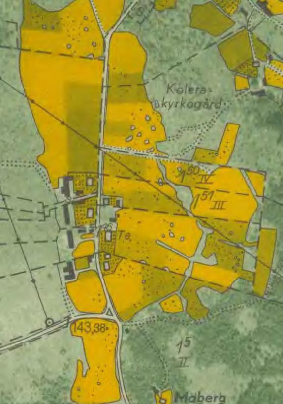 Vägarna mellan husen finns kvar, men den västra parallella vägen har
