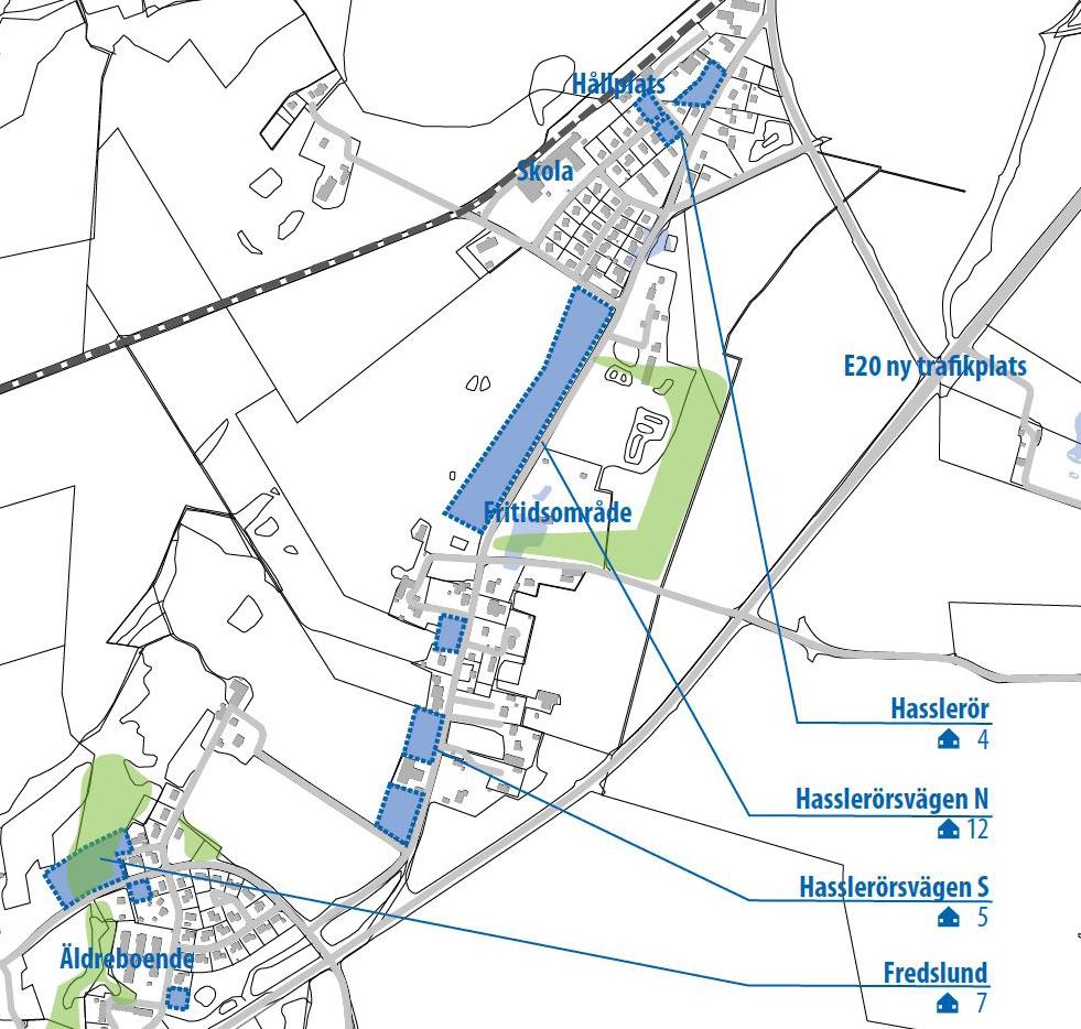 Hasslerör Tätorten har vuxit fram som centrum i en gammal kulturbygd, där konkurrensen mellan åker- och byggnadsmark är tydlig: Bebyggelsen är uppdelad i tre områden med åkrar emellan.