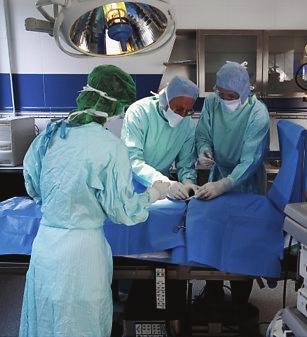det vill säga en ny kolonn används vid varje behandling. Behandlingen är specifik och skonsam och upplevs av patienten enklare än en dialysbehandling och tar ungefär lika lång tid.