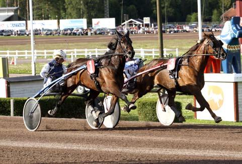 090714 Äntligen seger för Petite Ribb Efter en hel del strul fick Petite Ribb äntligen till det. Igår tog hon karriärens andra seger tillsammans med Leif Witasp.