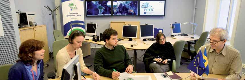 ECDC:s sambandscentral. Centralen invigdes i mars 2008 och verksamheten bedrivs med 38 anställda i ett ständigt bemannat joursystem som garanterar att nya hälsohot i EU övervakas dygnet runt.