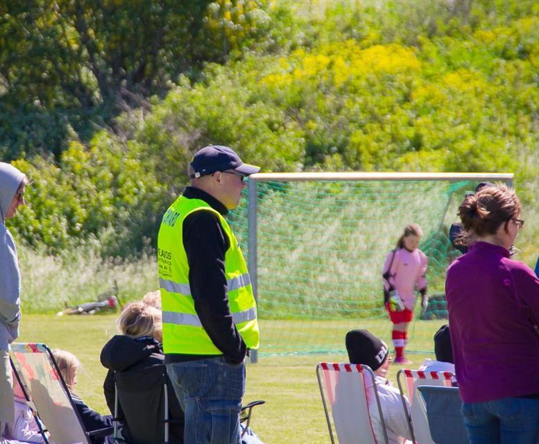 Matchvärdar Turordning Förmedlas med laguttagning Hälsa motståndarlaget välkommen Hänvisa publiken till sin sida av planen (ingen bakom målen) Hälsa domaren välkommen