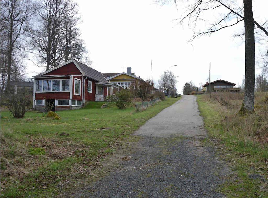 Landskapsbild och topografi Landskapsbilden präglas av att området är beläget i anslutning till sjön Möckeln och