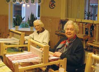 Socialnämnden Inom äldreomsorgen tillfrågades samtliga pensionärer i särskilt boende (äldreboende och demensboende) och pensionärer med hemtjänst i ordinärt boende.