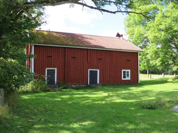 (utanför bild) till vänster samt