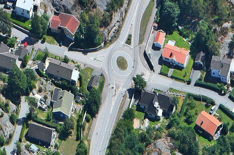 2.5.3 Villabebyggelse Längs stora delar av väg 155 finns villabebyggelse inom sådan närhet till farligt godsleden att konsekvenserna vid en olycka