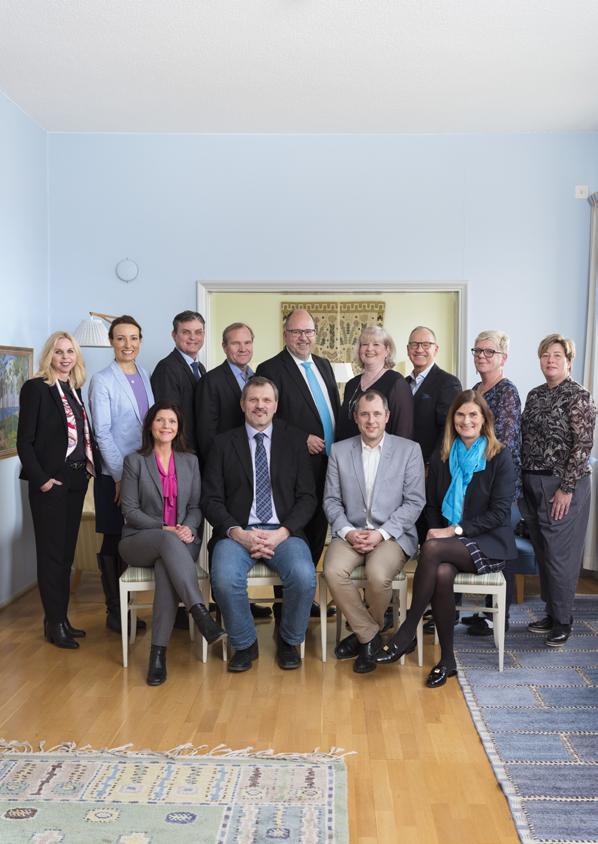 Bolagsstyrningsrapport Styrelse Folksam Sak Bakre raden från vänster Helena Liljedahl Heidi Stensmyren Leif Linde Anders Lago Karl-Petter Thorwaldsson, ordförande Ann-Louise Andersson,