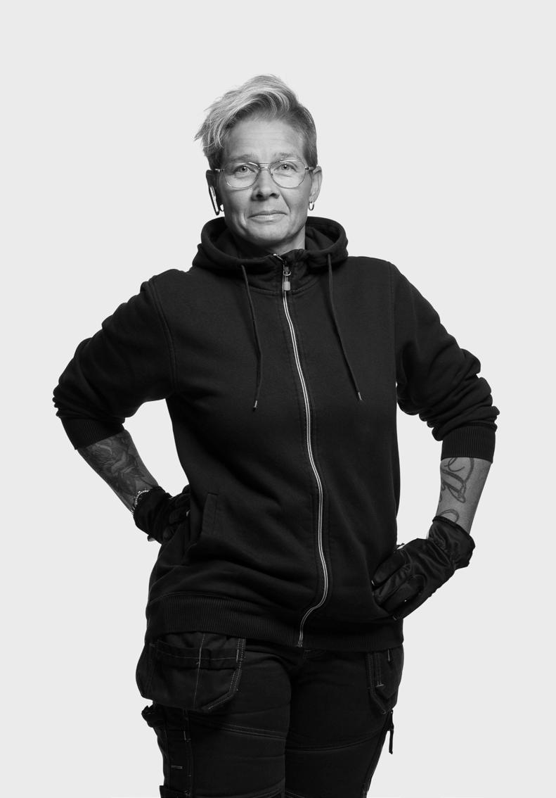Förord I Sverige finns över 115 000 lastbilsförare som levererar 100 000-tals ton gods av alla slag varje dag över hela landet.