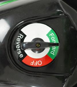 Fram- och backswitch Förklaringar Vridgasreglage (#1): Gasreglaget är steglöst. Ju mer du vrider på reglaget desto snabbare kommer din fyrhjuling att åka.