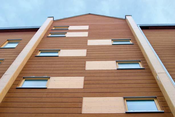 Byggnadstekniskt skiljer sig skivor från andra fasadprodukter främst genom möjligheten till större elementstorlekar.